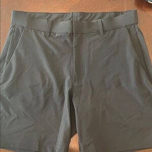 Fabletics The Only Short size 33. 4-way stretch, multi pocket storage with mesh.